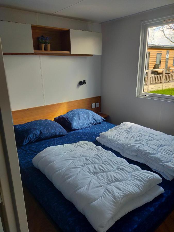 Bj Chalets - De Rug 3 - Vakantiepark Lauwersoog - Luxe Chalet Met Vaatwasser En Inloopkast! Vroege Incheck! Met Airco! Eksteriør bilde